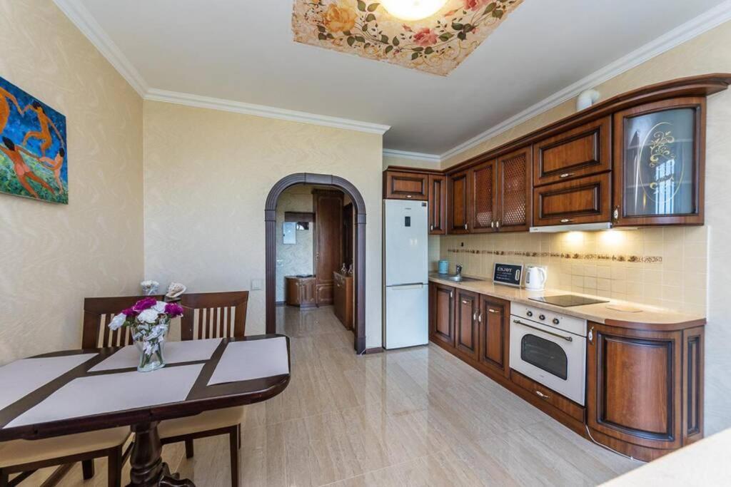 Apartments With Crazy Panoramic View Of The Dniepr Kiev Exterior foto
